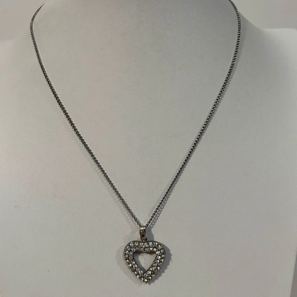 Vintage Silver‎ Tone Rhinestone Heart Pendant Necklace 17”